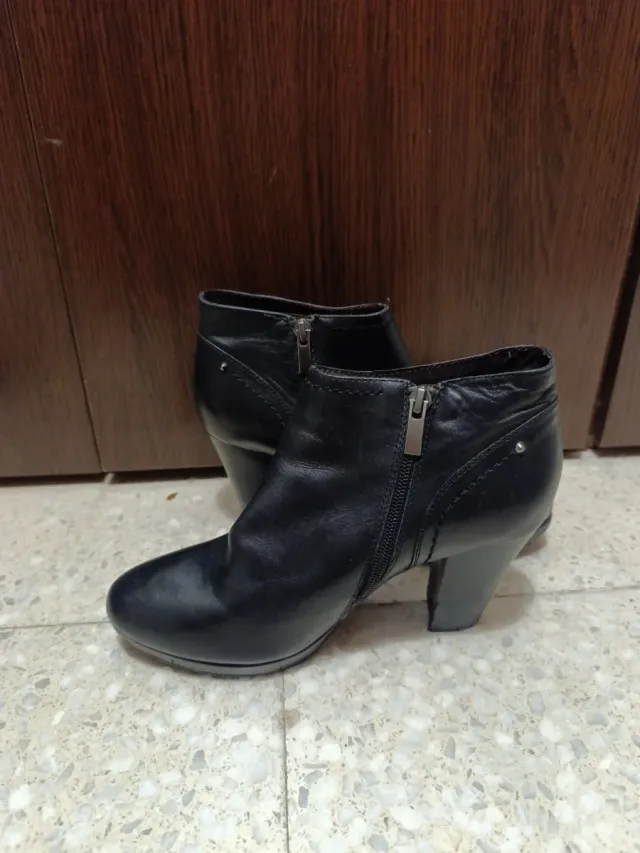 Botines negros tacón