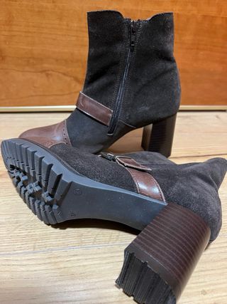 Botines de piel tacón alto