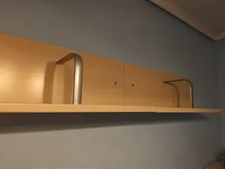 Due Scaffali in Legno e Metallo