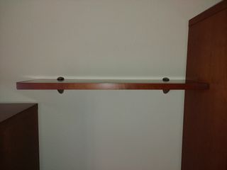 Mueble de salón con vitrinas de madera