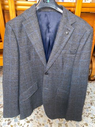Chaqueta americana de cuadros y coderas