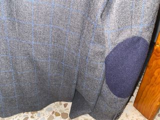 Chaqueta americana de cuadros y coderas