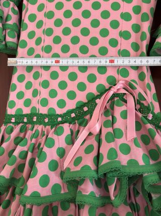 Traje de flamenca lunares rosa y verde
