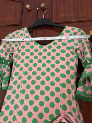 Traje de flamenca lunares rosa y verde
