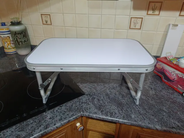 Mesa plegable baja camping aluminio y plástico