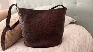 Bolso piel avestruz marrón