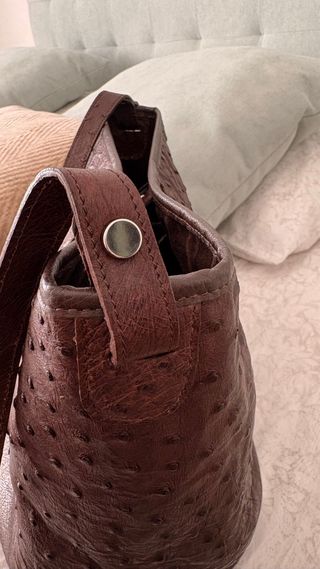 Bolso piel avestruz marrón