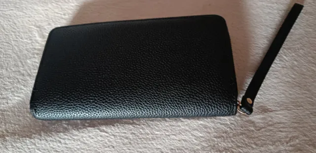 Cartera modelo Desigual Negra  Nueva a estrenar