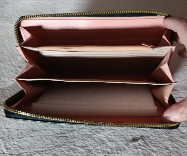 Cartera modelo Desigual Negra  Nueva a estrenar