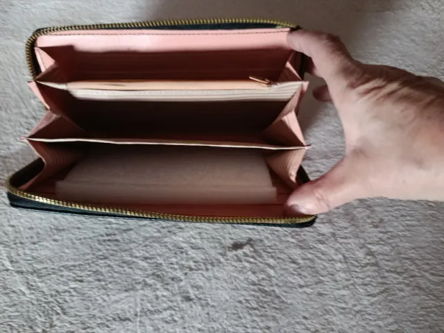 Cartera modelo Desigual Negra  Nueva a estrenar