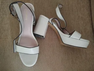 Sandalias Uterqüe Blancas Tacón