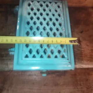 Brasero antiguo de hierro esmaltado portátil