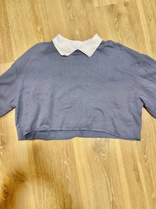 Sudadera Bershka cuello blanco Talla XS