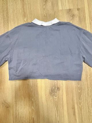 Sudadera Bershka cuello blanco Talla XS