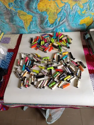 Lotto 145 accendini Clipper