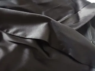 Camisa cruzada satinada negra