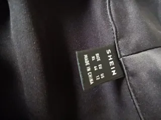 Camisa cruzada satinada negra