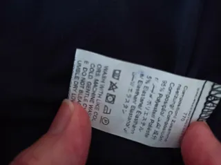 Camisa cruzada satinada negra