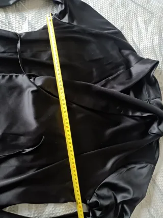 Camisa cruzada satinada negra