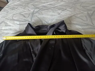 Camisa cruzada satinada negra