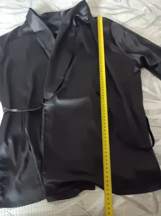 Camisa cruzada satinada negra