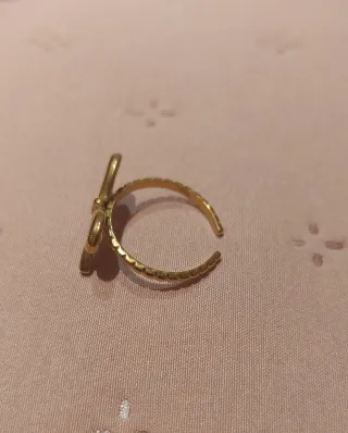 Anillo Lazo Dorado Ajustable