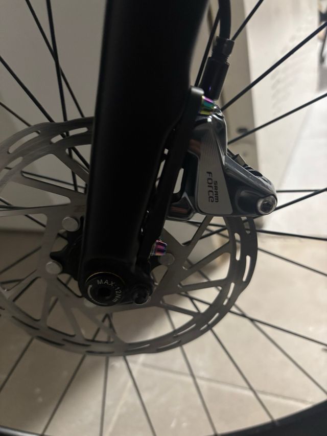 Bicicleta Gravel carbono