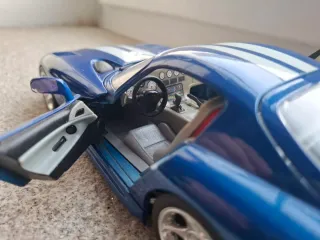 Dodge Viper GTS 1/18