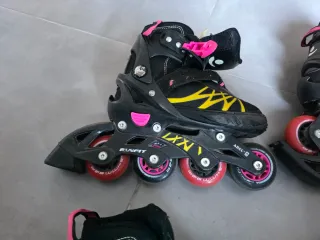 Patines en línea infantiles negros y rosas