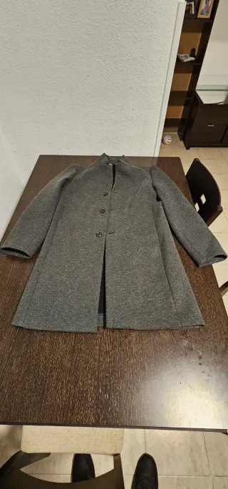 Abrigo/ Chaqueta /Gabardina Gris