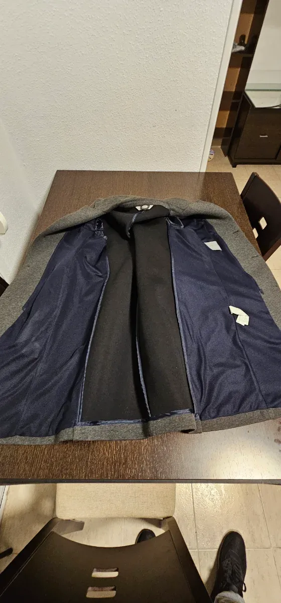 Abrigo/ Chaqueta /Gabardina Gris