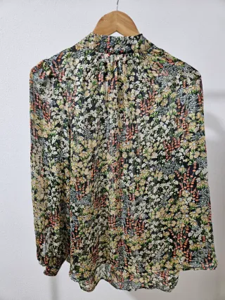 Blusa H&M floral manga larga