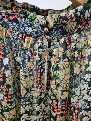 Blusa H&M floral manga larga