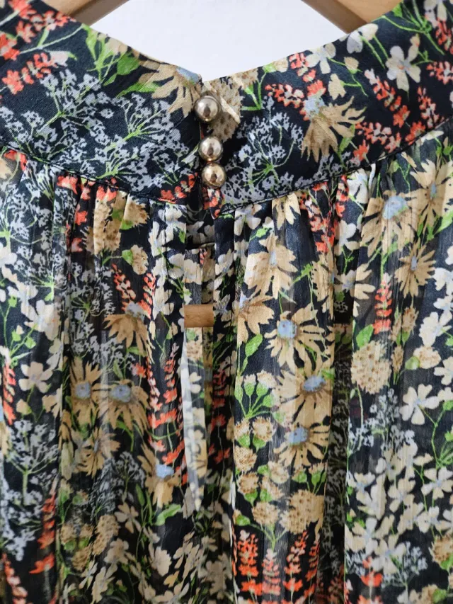 Blusa H&M floral manga larga