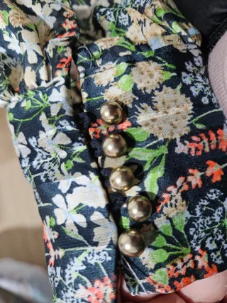 Blusa H&M floral manga larga