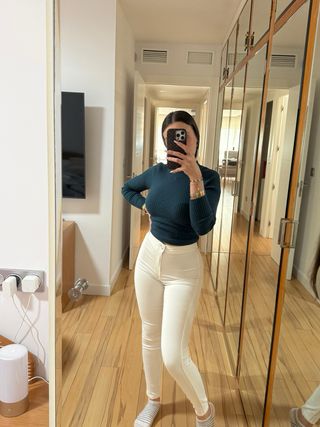 Pantalón pitillo Bershka blanco