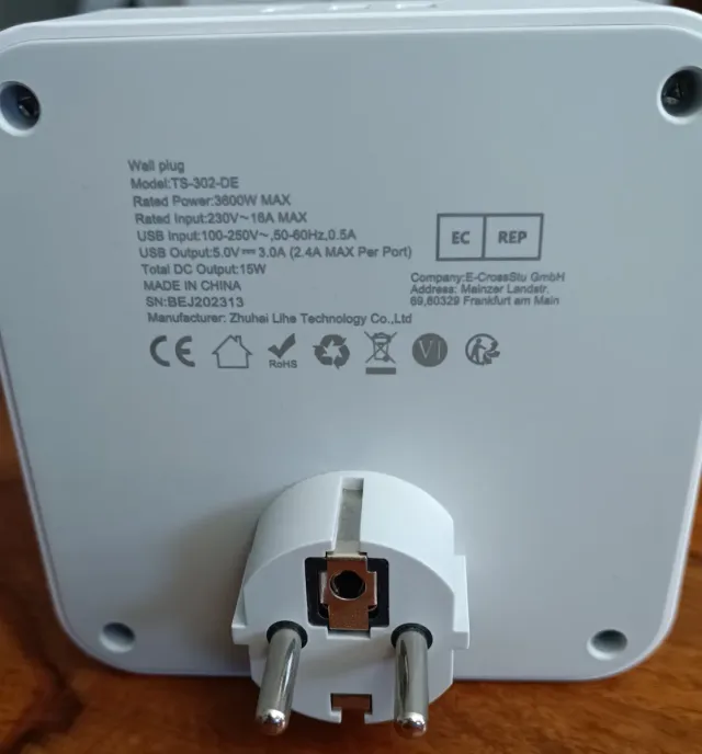 TESSAN Enchufe 7 en 1: 4 Tomas + 3 USB