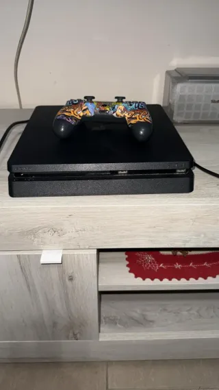 PS4 + 4 Giochi + Controller