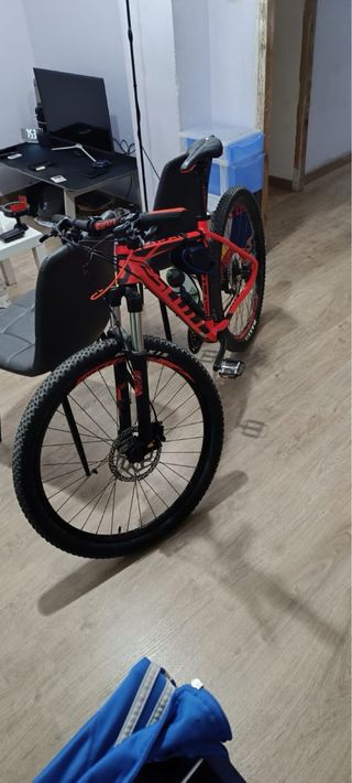 Bicicleta Scott MTB Roja y Negra