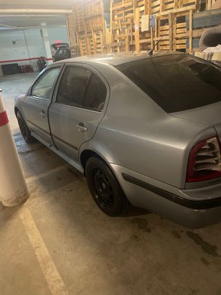 Despiece Skoda Octavia el coche entero moto si fun