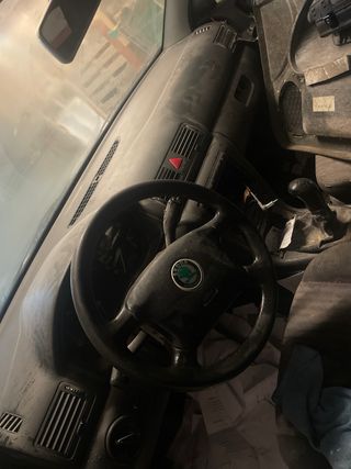 Despiece Skoda Octavia el coche entero moto si fun