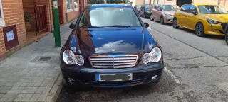 Mercedes-Benz Clase C 2005