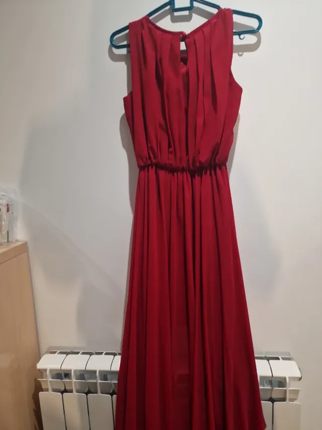 Vestido rojo granate