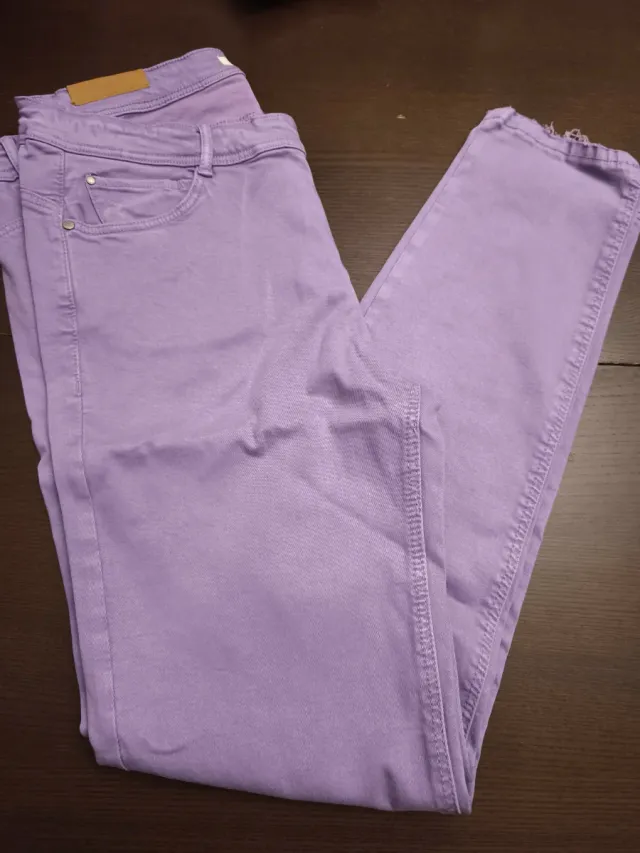 Pantalón Zara Morado Talla 44 Nuevo con Etiqueta