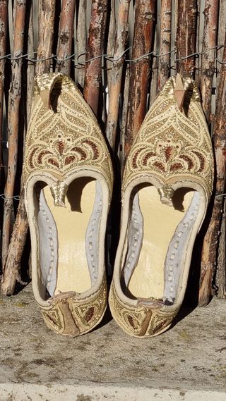 Zapatos de boda afganos bordados