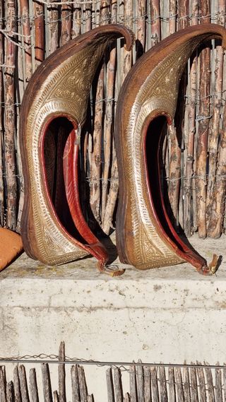 Zapatos de boda afganos bordados