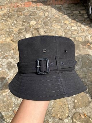 Cappello Burberry nero con fibbia