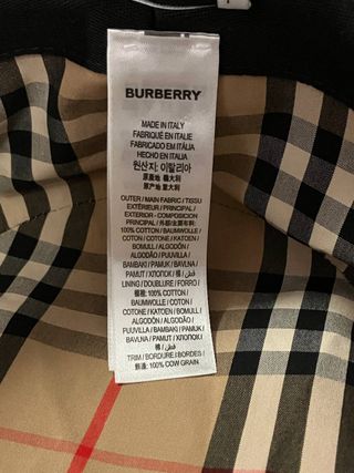 Cappello Burberry nero con fibbia