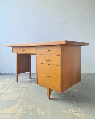 Escritorio Mid Century. Vintage, 60s.