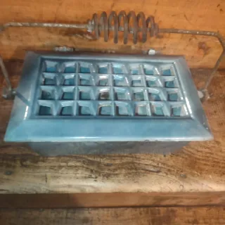 Brasero Antiguo de Hierro Esmaltado Portátil